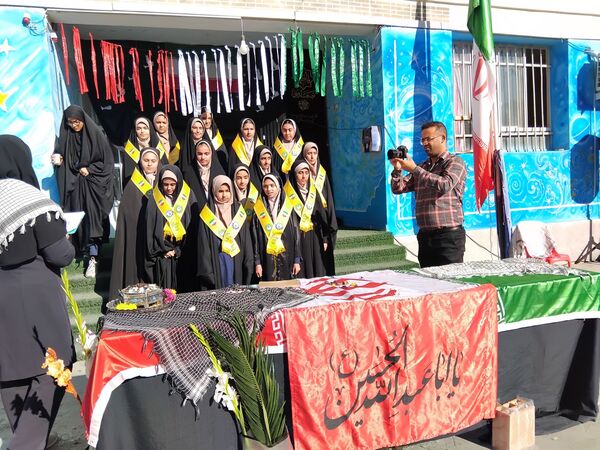 دبیرستان نجم میزبان پیکر یک شهید گمنام شد
