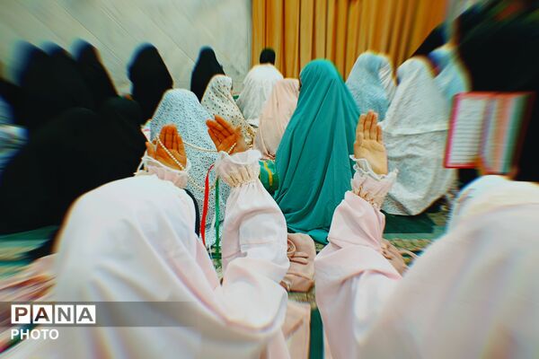 تجدید عهد دختران آرمانی آباده با آرمان‌های رهبر شهید
