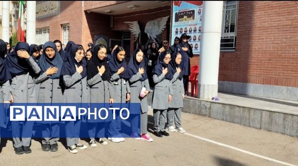مراسم اولین روز سال تحصیلی در دبیرستان فرزانگان ۴