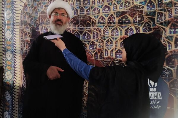 رفتار خوب عوامل اجرایی نماز جمعه سبب جذب نوجوانان به این مراسم می شود