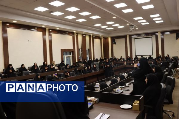 نشست همدلی بانوان در تحکیم وحدت ملی در تربت‌حیدریه 