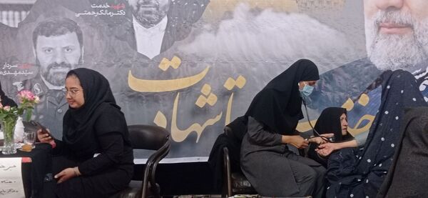 در سالروز شهادت شهید خدمت،میز خدمت در شهر نسر برپا شد