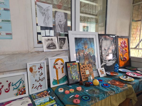 شکوفایی هنر نسل فردا در دبیرستان حضرت ولی عصر (عج)