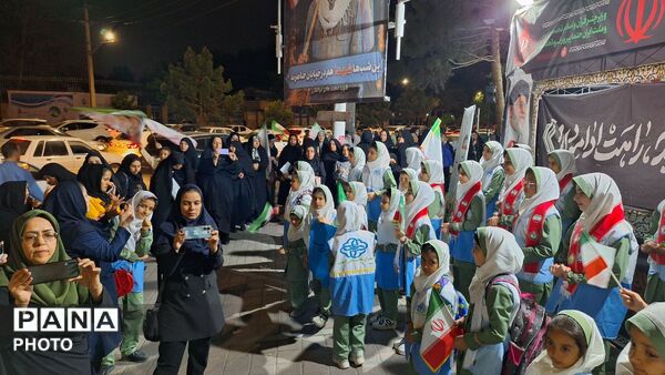 سفیران سلامت ناحیه شش در میدان دانشجو گرد هم آمدند
