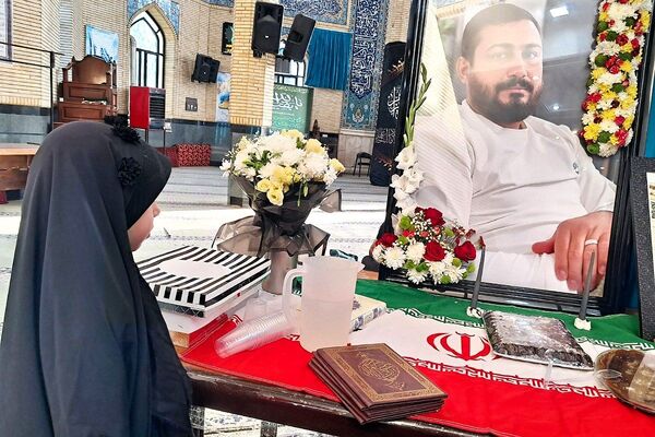 مردم ملارد در سوگ شهید بهزاد کاشفی،شهید مدافع وطن 