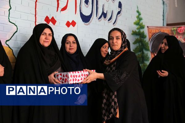 جشنواره مادر و دختری در دبستان زینبیه تبریز