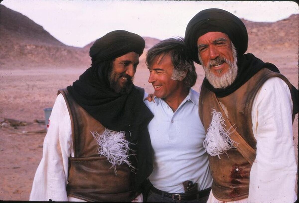 از مصطفی عقاد تا مصطفی عقاد ؛ نگاهی به تفاوت دو نسخه «محمد رسول الله» 