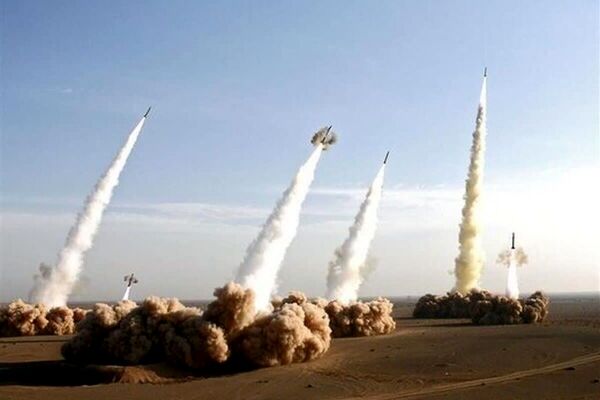 هجوم قدرتمند ارتش قهرمان ایران به پایگاه‌های آمریکا‌