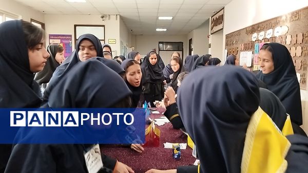  انتخابات شورای دانش آموزی در دبیرستان هوشیار