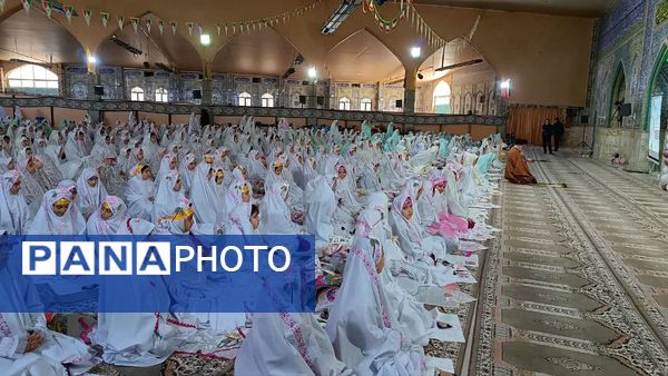 نماز جماعت انسجام‌بخش جشن تکلیف دختران بویراحمدی