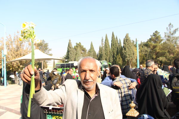 مراسم استقبال از کاروان دانش‌آموزی اعزام به حج عمره در یزد