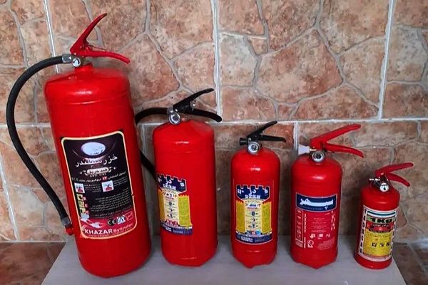 تشکر دانش آموزان از مامورین زحمت کش آتش نشانی ورامین
