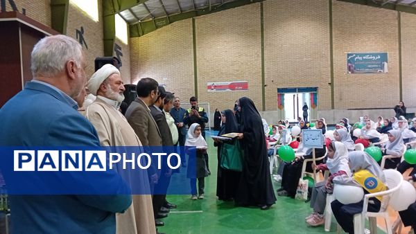 آیین تجلیل از خانواه شهدا در پروژه مهر ناحیه ۲ مشهد