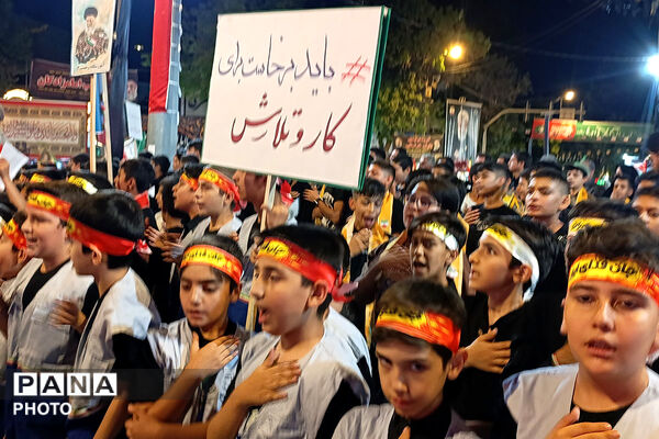 اجرای سرود «رهبر شهیدم» با مشارکت چهار تشکل دانش‌آموزی در بجنورد
