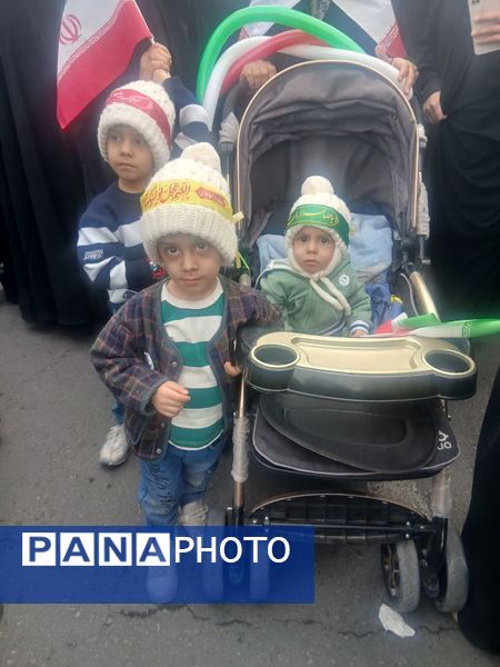 جلوه هایی از راهپیمایی جشن پیروزی انقلاب در شهر قم