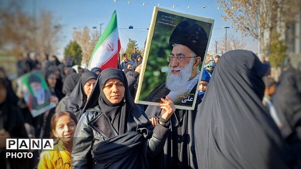  بیعت مردم رزن با سومین رهبر نظام مقدس جمهوری اسلامی ایران