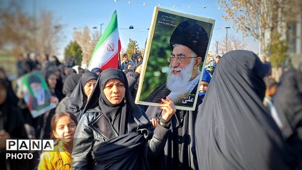  بیعت مردم رزن با سومین رهبر نظام مقدس جمهوری اسلامی ایران