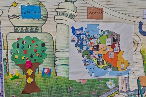 هفته کتاب و کتاب خوانی در مدارس فشافویه؛ فرصتی برای رشد فرهنگی دانش آموزان