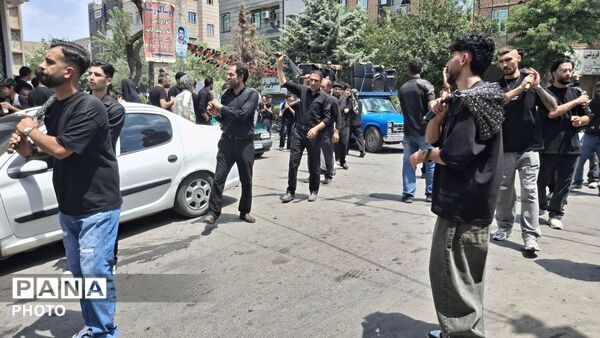 راهپیمایی صبح تاسوعا با حضور هیئت ابوالفضلیون رسالت 