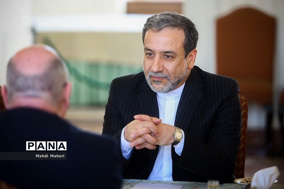 گفتگوی خصوصی وزیر خارجه عمان و عراقچی 