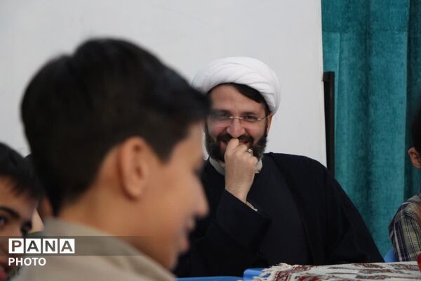 برگزاری جلسه سفیران کتاب یزد با نویسنده کتاب «فرمانده سری»