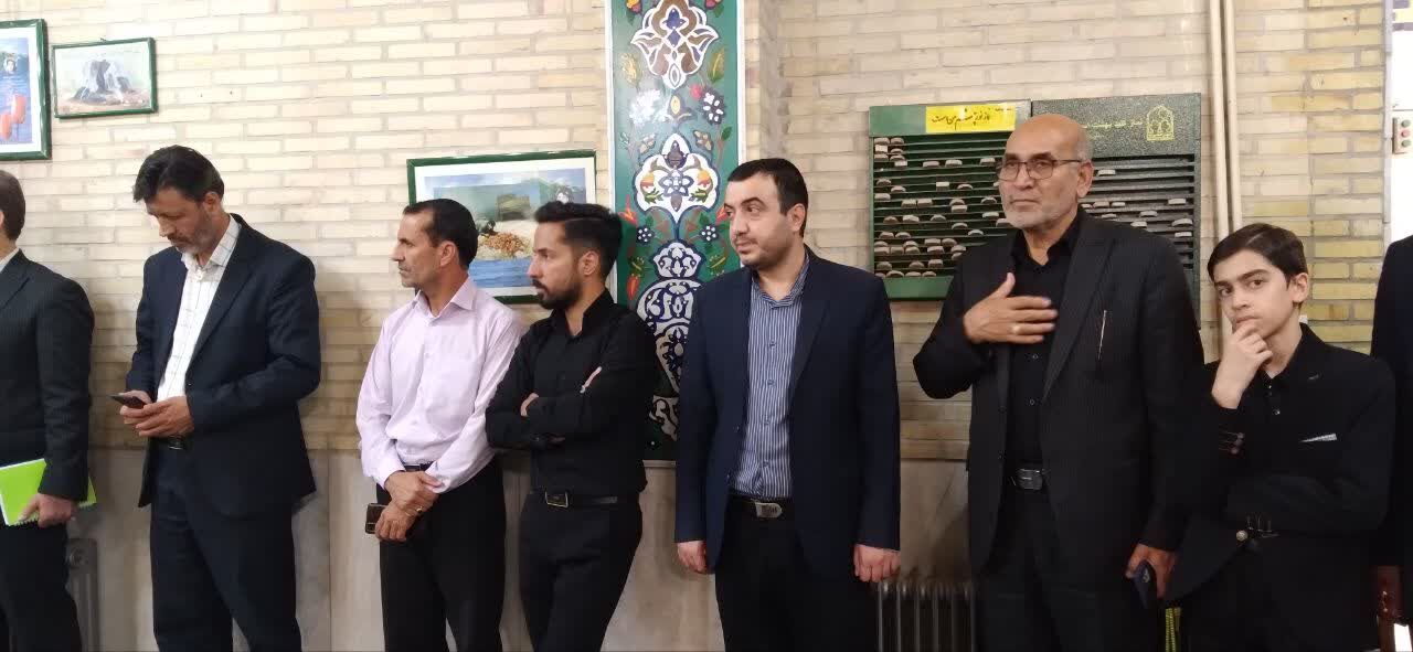  مراسم بزرگداشت رهبر شهید با حضور منتخب دانش‌آموزان استان یزد