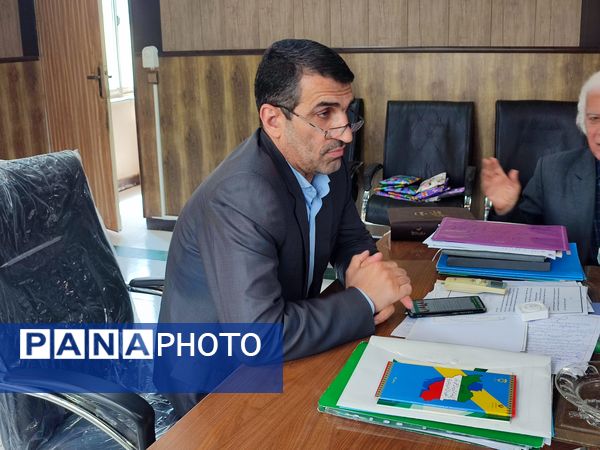 تقدیر از دانش آموز خبرنگاران پانا در قائمشهر