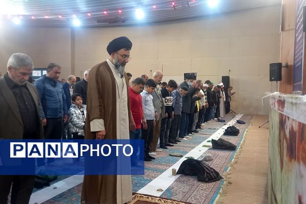 تقدیر از برگزیدگان پویش دانش‌آموزی در نماز جمعه باشکوه پیشوا