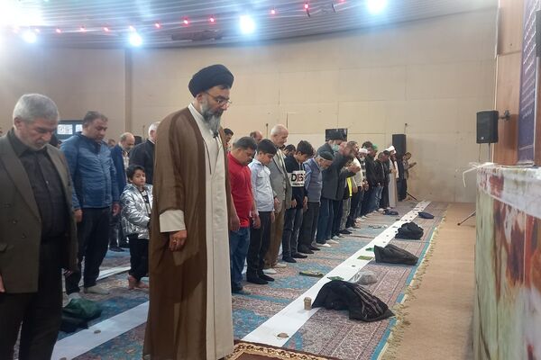 تقدیر از برگزیدگان پویش دانش‌آموزی در نماز جمعه باشکوه پیشوا