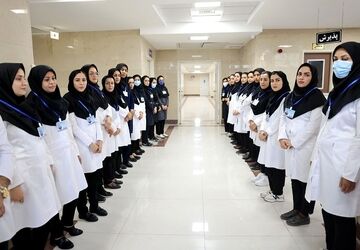 پرستاران نماد ایثار و خدمت در نظام سلامت هستند