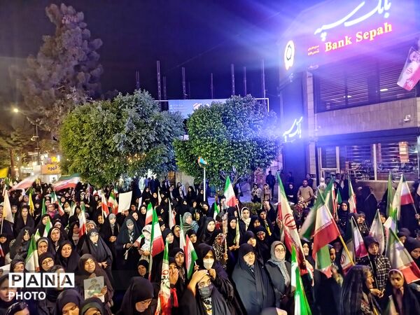 مردم در کنار هم، شب های همیشگی را رقم می زنند