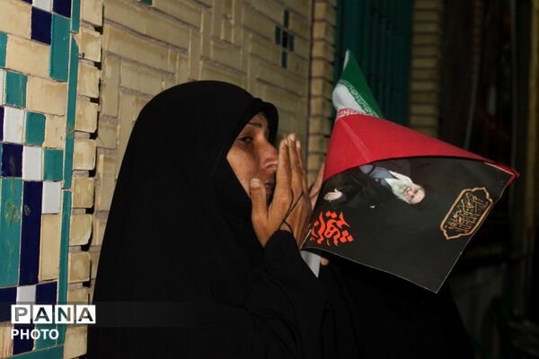 گام‌هایی که خیابان را روشن کردند