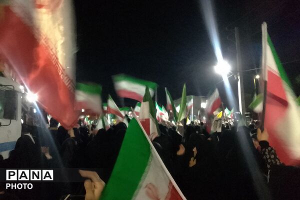 اجتماع شبانه مردم انقلابی پیشوا در حمایت از آرمان‌های انقلاب 