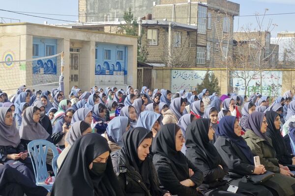 جشن سالگرد پیروزی انقلاب اسلامی در مدارس شهرستان صحنه