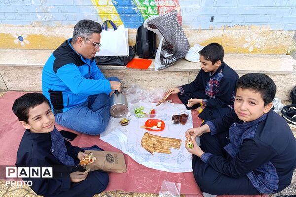 مسابقات ورزشی پدر پسری در دبستان امام علی (ع) شهرری