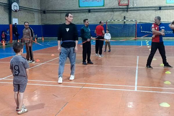 مسابقه ورزشی «روز پدر و پسری» طرح شهید خرازی در دبستان پسرانه علامه طباطبایی پیشوا