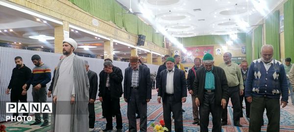 ضیافت افطاری و اقامه نماز جماعت در روز چهارم ماه مبارک رمضان در حسینیه شهر بار نیشابور 