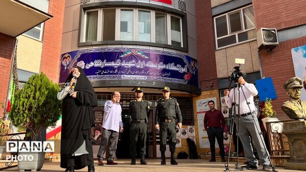 برپایی مراسم هفته نیروی انتظامی در دبیرستان شهید تیمسار فلاحی ناحیه 1 کرج 