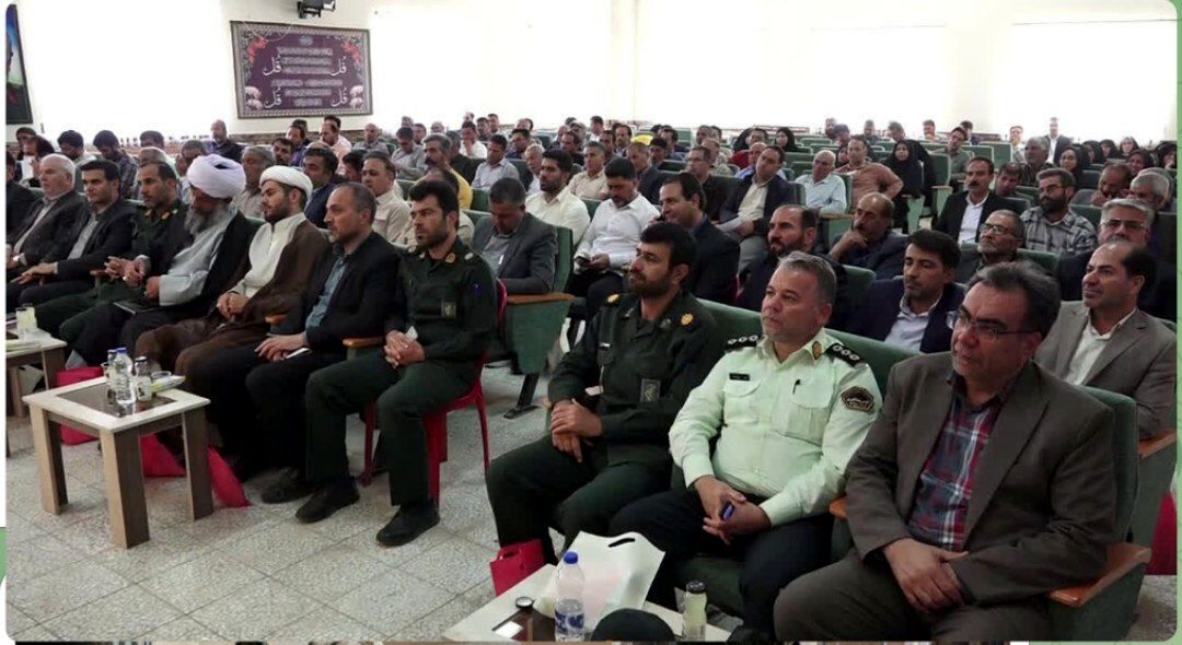 فرماندار رزن از خیرین مدرسه‌ساز تقدیر کرد
