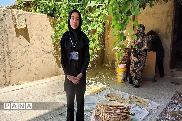 سومین روز از پخت نان  برای پذیرایی از زائران بدرقه آقای  شهید ایران در شهر بار نیشابور