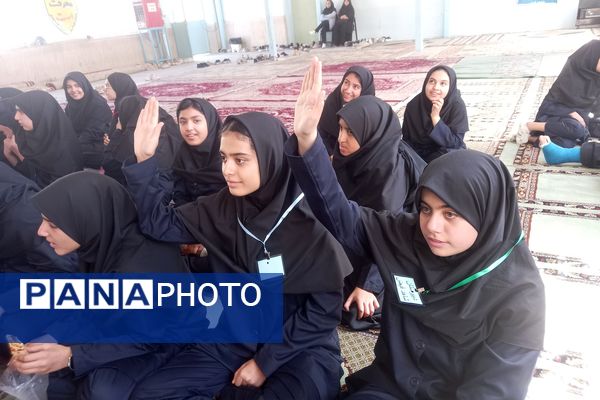 کارگاه آموزشی تغذیه سالم ویژه دانش‌آموزان پایه هفتم دبیرستان شاهد فیض