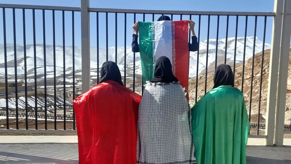 زنگ انقلاب در مدرسه فاروق منصور عباسی شهرستان اردل