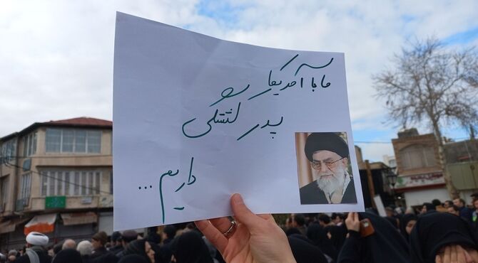 عزاداری خیابانی مردم ولایی خوی در پی شهادت رهبر فرزانه انقلاب اسلامی