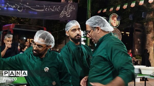  چایخانه حضرت زهرا در صدمین شب از اجتماعات