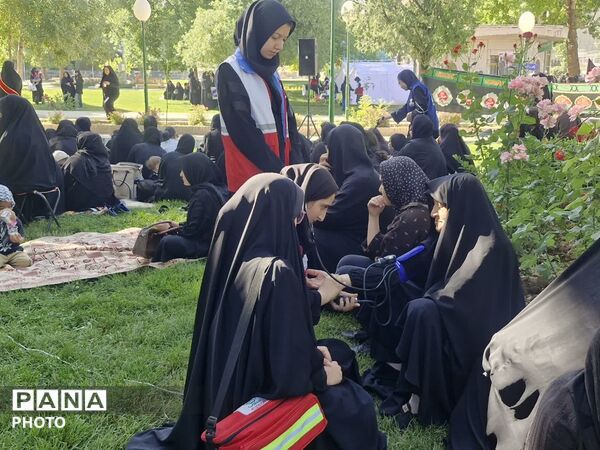 سرخ پوشان هلال در شیرخوارگان حسینی 