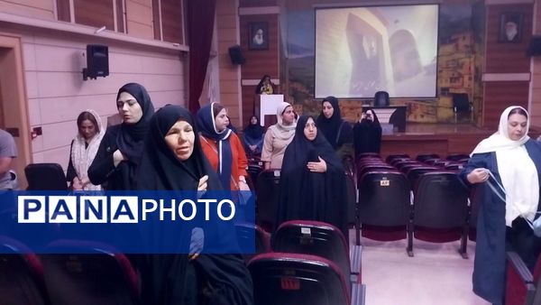 جلسه اولیا مربیان دبیرستان سرافرازان 