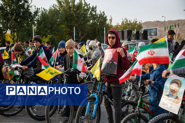 همایش دوچرخه‌سواری در آستانه 13 آبان