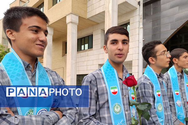 سنگ‌تمام دانش‌آموزان پیشتاز و خبرنگاران پانا برای فرهنگیان