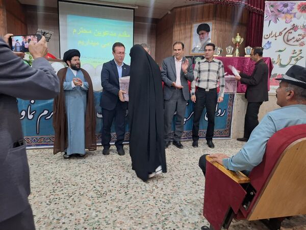 جشن باشکوه تجلیل از 400 نفر برتر حوزه پرورشی و تربیت‌بدنی در شهرستان بختگان