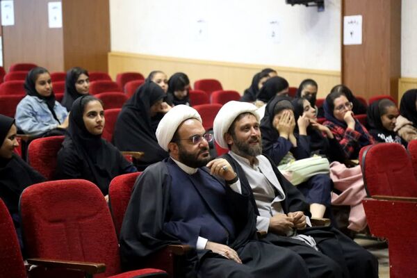 سلسله نشست‌های تبیینی «آب و سراب» در شهرستان فارسان